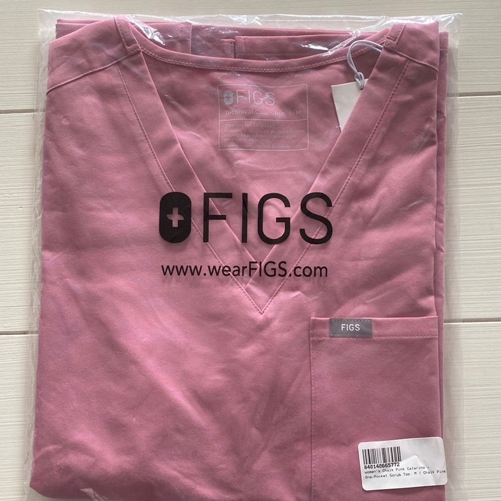 COPY - FIGS MED CHALK PINK SCRUB TOP